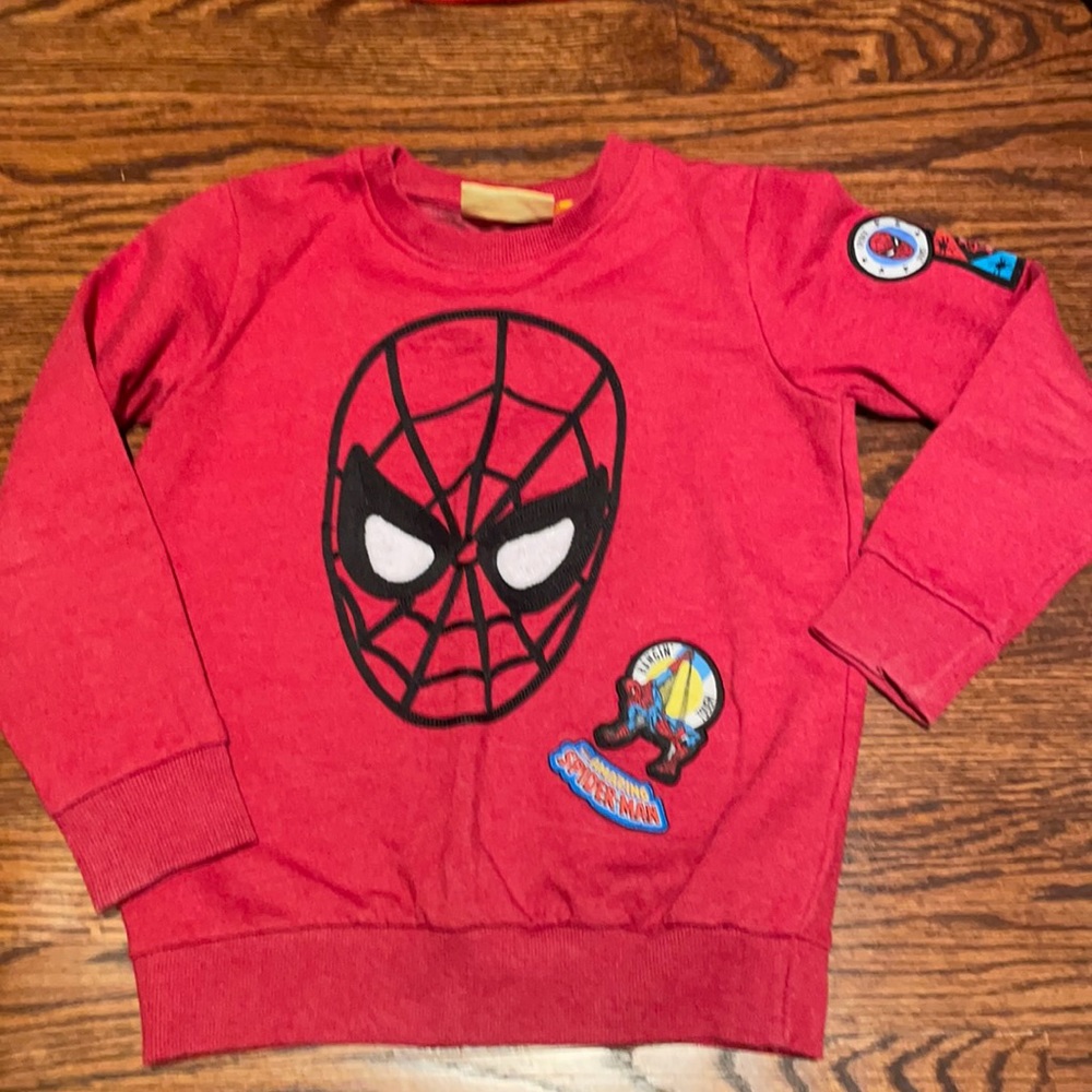 Sweater spider man